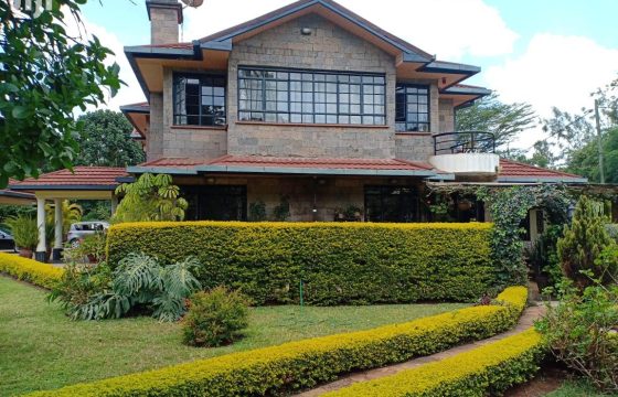 5bedroom Townhouse On 1/2acre